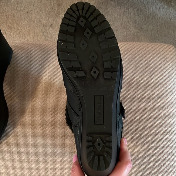 Unionbay size 10 (fits like a 9) black faux fleece wedge heeled booties - Picture 4 of 7